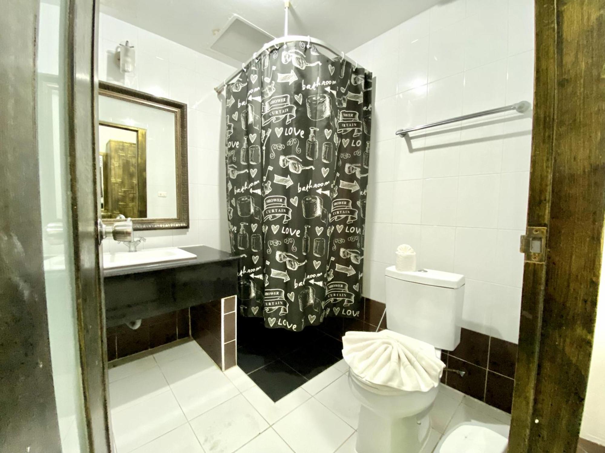 Beachwalk Patong Ngoại thất bức ảnh